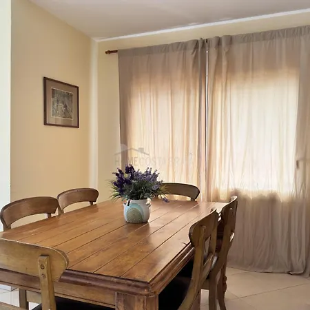 Villa Rosamar - *